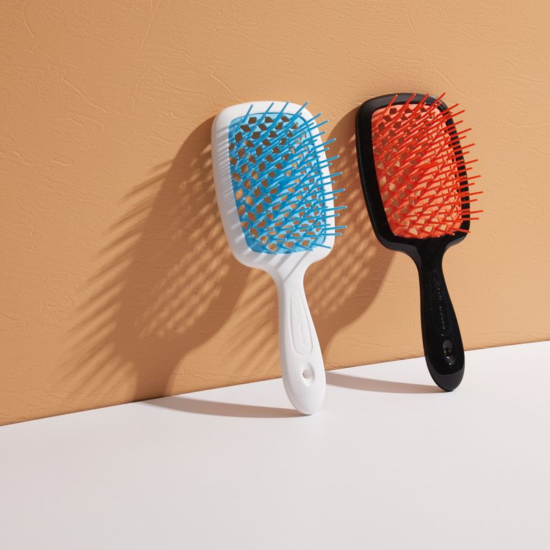 предметная съемка, минимализм Инструменты мастера по волосамphoto preview