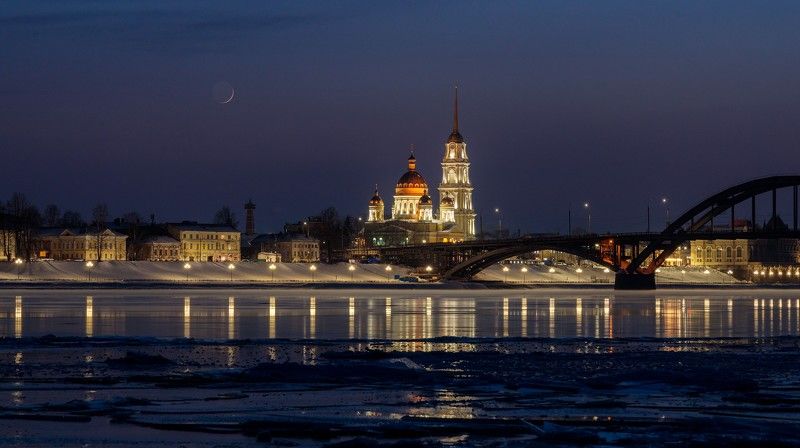 луна, рыбинск, городской_пейзаж Вечерний Рыбинск. Молодая Луна.photo preview