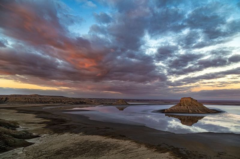 Айракты, Бозжира, Кокосем, Кокесем, Казахстан, Мангистау, Каньон, Тузбаир, отражение, Клыки, Корабль, Бокты, Лензбол, Арка, Закат, рассвет, день, пейзаж, долина шаров, яйца динозавров, Шергала, Тетис, Тирамису, Устюрт, Национальный парк, нацпарк, тучи, об Карынжарыкphoto preview