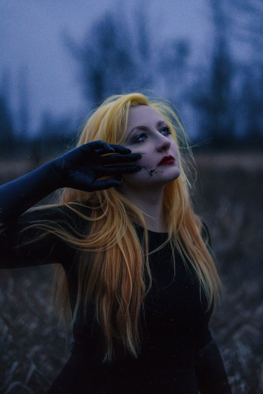 портрет, девушка, осень Черная осеньphoto preview