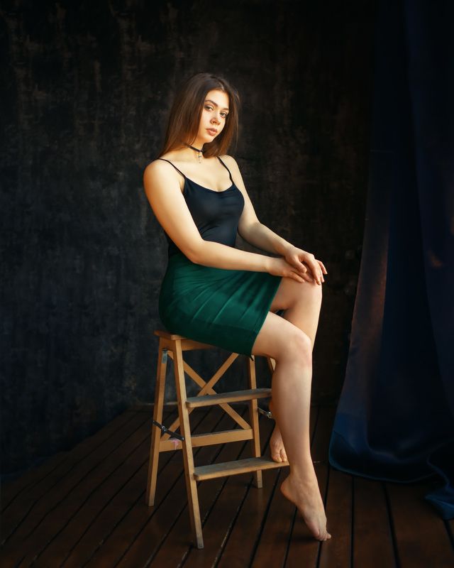 Beautiful girl in the studiophoto preview