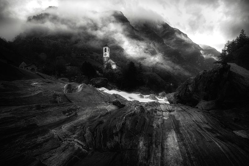 Church in Lavertezzophoto preview