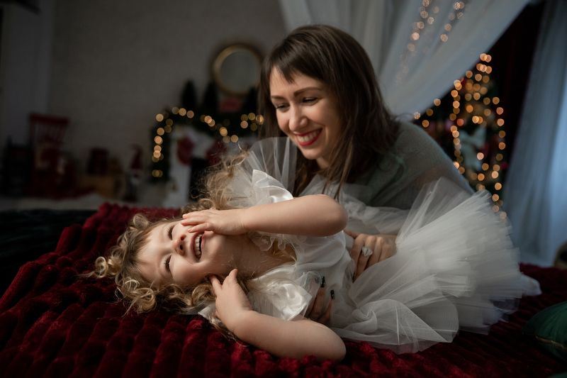 fotograaf Tartus, Tartu, family, Christmas, New Year Evelina with momphoto preview