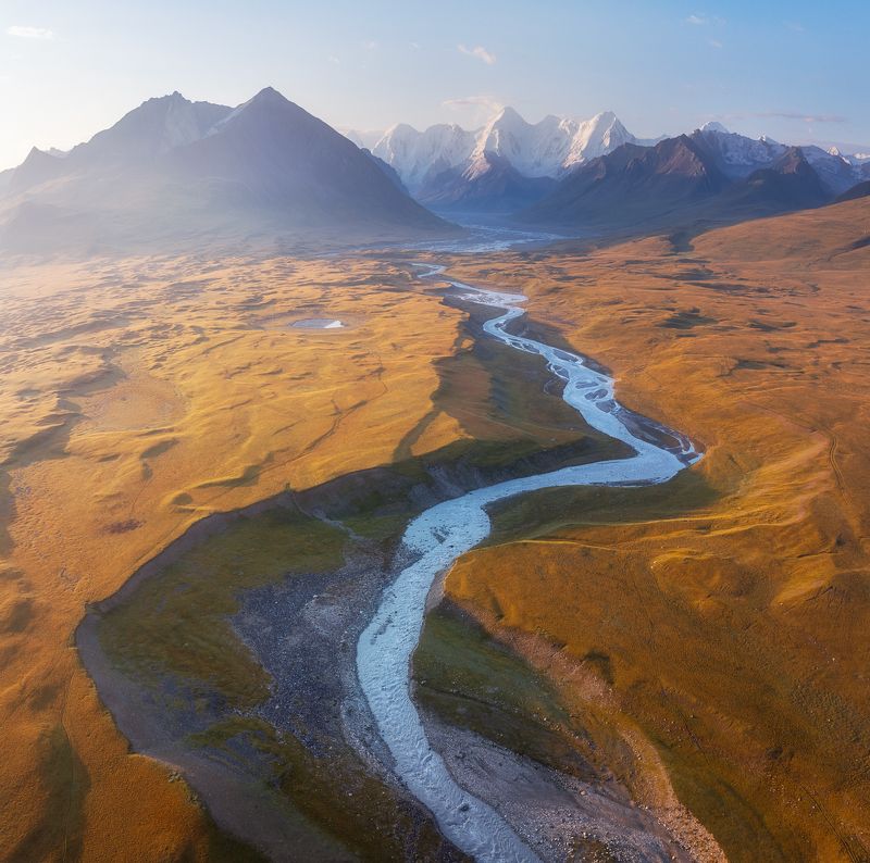 Спокойное утро в долине реки Сарыжаз, Кыргызстанphoto preview