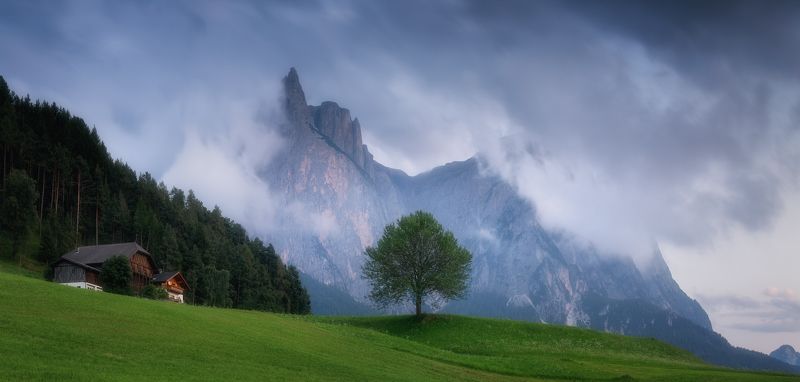 Dolomites, South Tyrol, Sciliar, Schlern, mountains Доломиты хмурятсяphoto preview