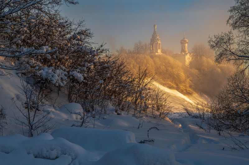 россия, истра, мороз, зима, утро, храм, церковь, туман, река, бужарово Золотистое утроphoto preview