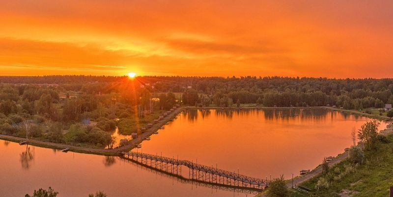 аэрофотосъемка дрон солнце восход пруд мостик Алый восход над рыбацким прудомphoto preview
