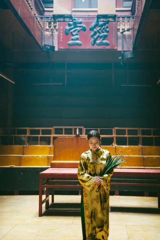 áo dài aodai Through the Smoke of Prayersphoto preview