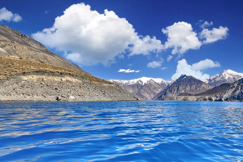 Как бы не были ужасны, история его рождения и связанное с ним будущее Всей Центральной Азии,  сегодня Сарез,  является самой красивой жемчужиной в ожерелье  высокогорных таджикских озёр . Сарез. Памир. Таджикистанphoto preview