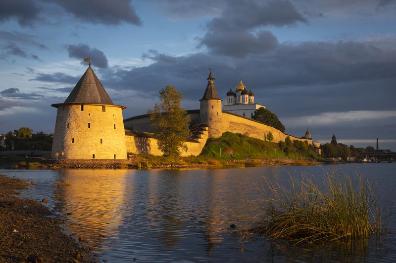 псков, кремль, закат Псковский кремльphoto preview