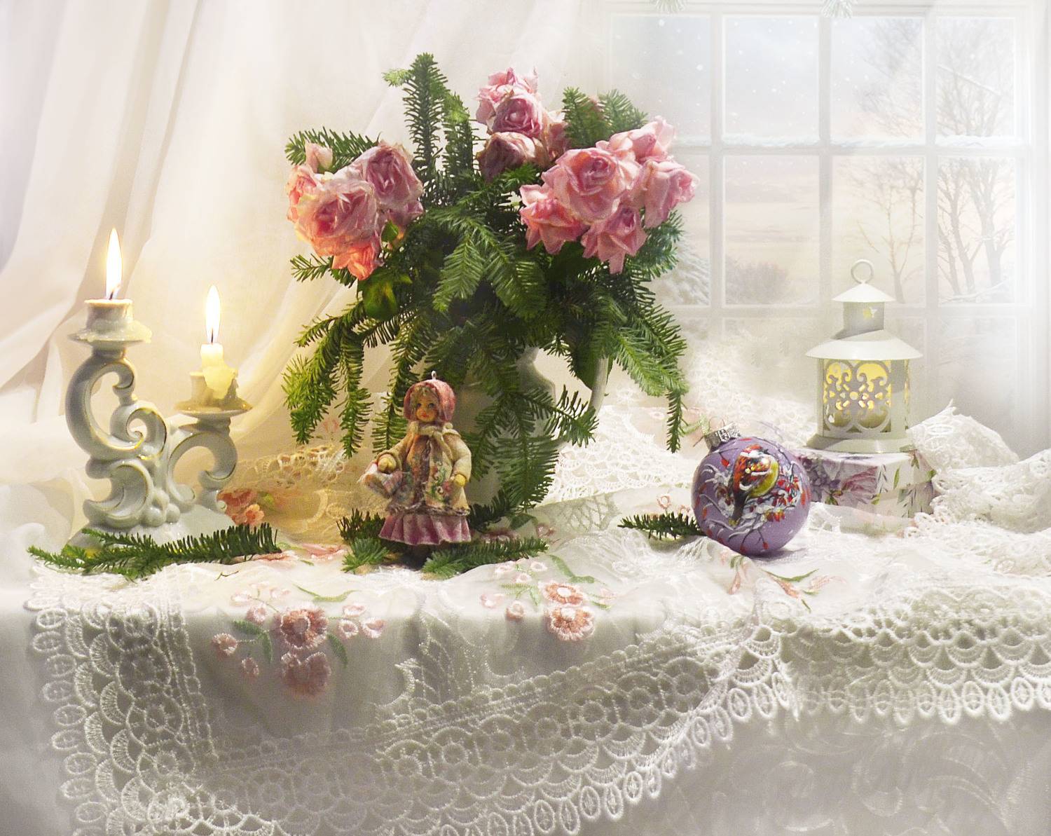 still life, натюрморт, фото натюрморт, зима, январь,  праздник, свечи, подсвечники, настроение, рождество,  ватная игрушка, ёлочные игрушки, розы, ветки ёлки, Колова Валентина