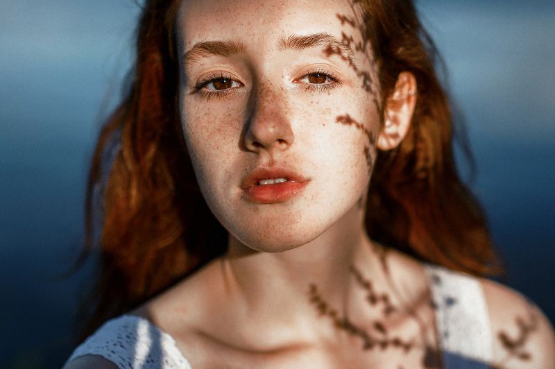 girl eyes shadow red beautiful  Shadow photo preview