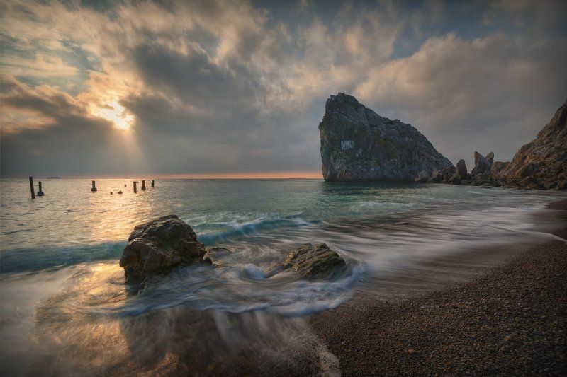 Волны, Галька, Дива, Крым, Море, Небо, Пляж, Рассвет, Скалы, Утро Утро у Дивыphoto preview