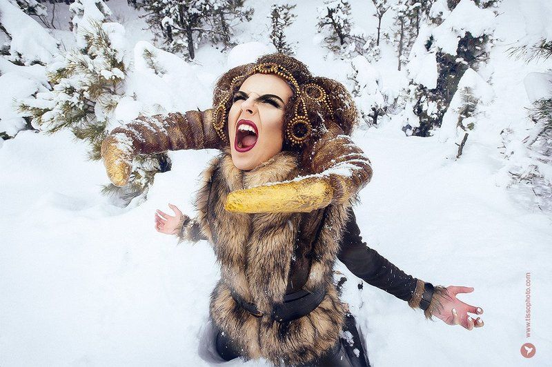 Портрет, девушка, минотавр, существо, рога, копыта, украшения, образ, зима, снег, лес, холод Minotaurphoto preview