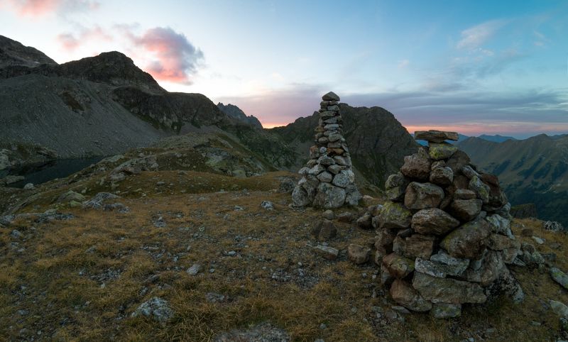 Закат у камнейphoto preview