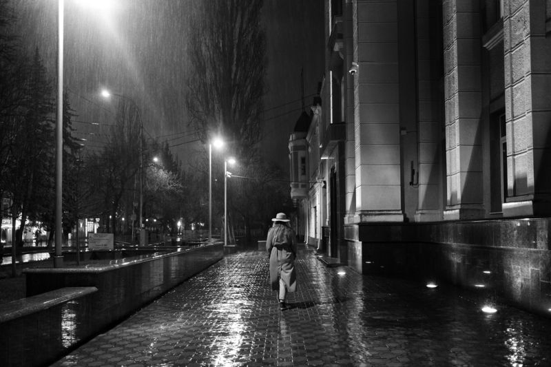 дождь, человек, цель, вперед, непогода Сквозь дождьphoto preview