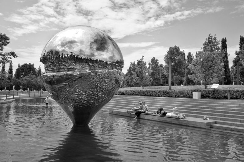 Точка, знак, парк Точка притяженияphoto preview