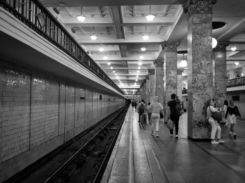 метро, люди, рельсы, путь, архитектура Поезда нетphoto preview