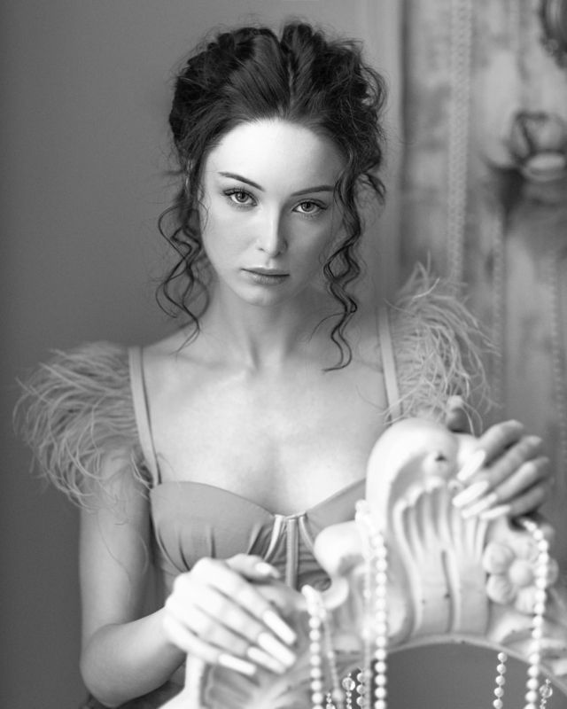 «Тонкая юность»photo preview