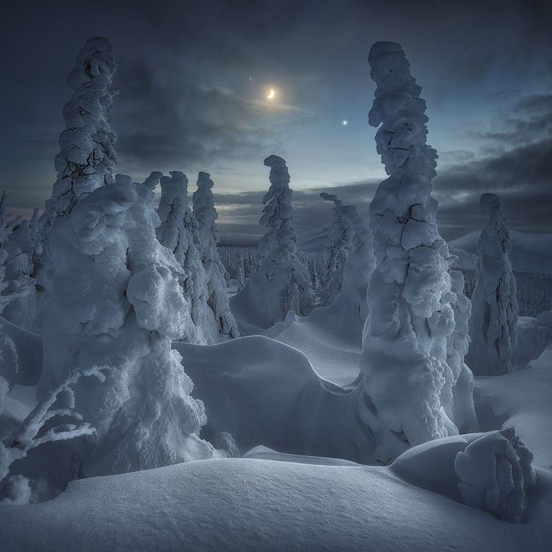 Встреча сумерек среди снежных исполинов фото превью