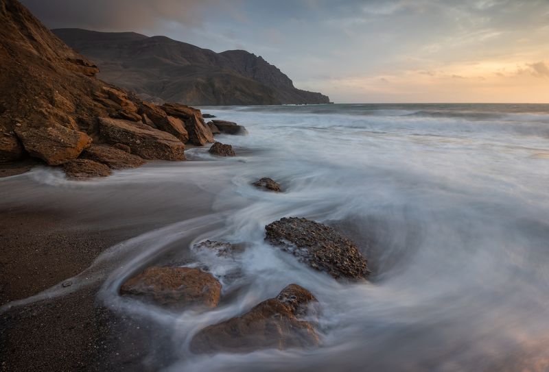 Шторм у мыса Меганомphoto preview