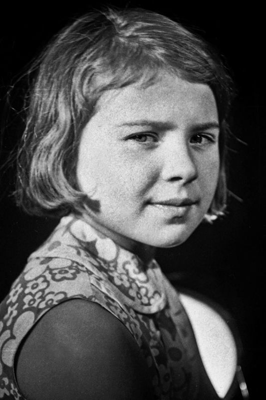 портрет, дети, чб, мончегорск, фотоплёнка Скрипка. 1979photo preview