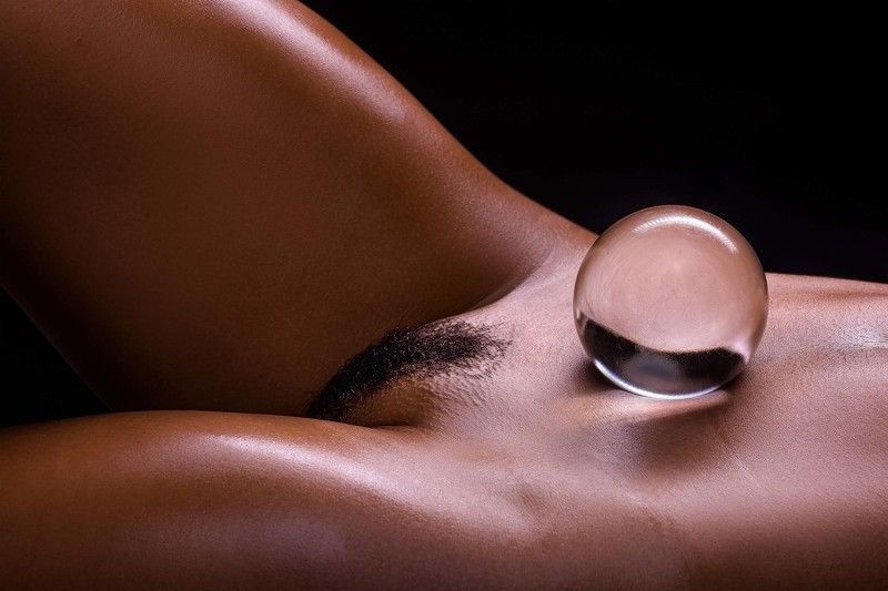 #izukyphotography #cuba #havana #artisticnude #nudeart #fineartnude #nudephotography #nudemodel #bodyart #sensualart #nudeportrait #blackandwhitenude #artisticphotography #humanformart #nudeartphotography #bodypositiveart #fineartphotography #minimalnudea photo preview