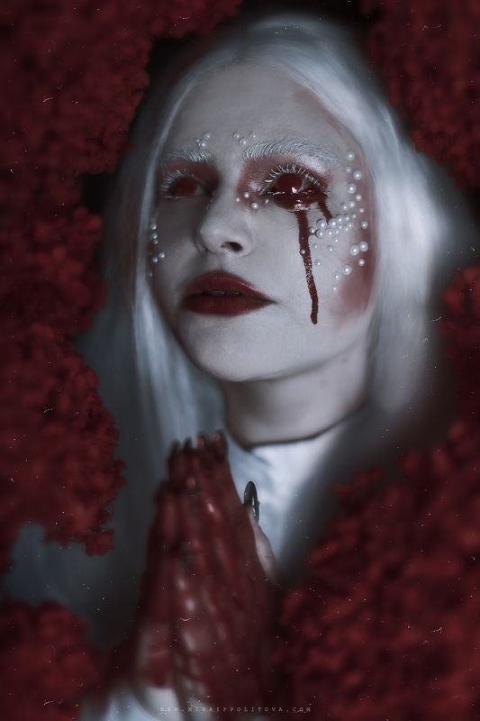 dark К р о в а в ы е   ц в е т ыphoto preview