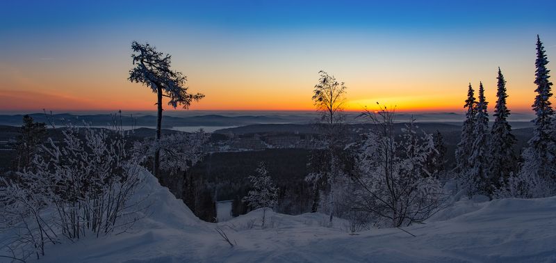 Зимний восходphoto preview