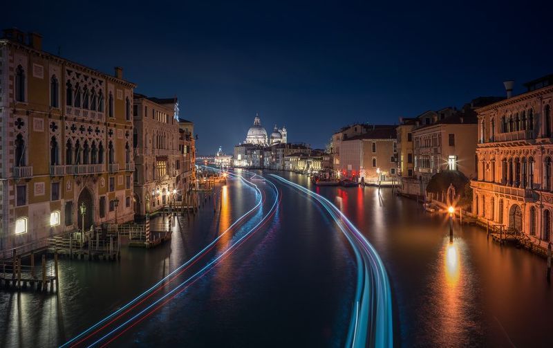 Academia фото превью