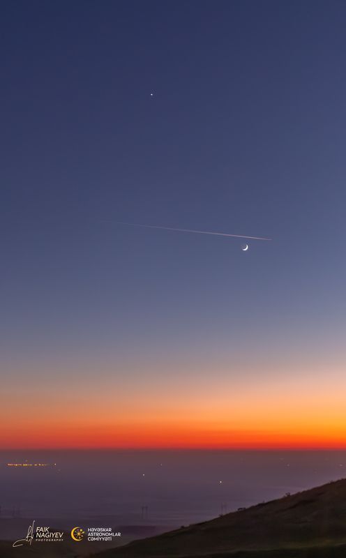 Пролетая между Венерой и Лунойphoto preview