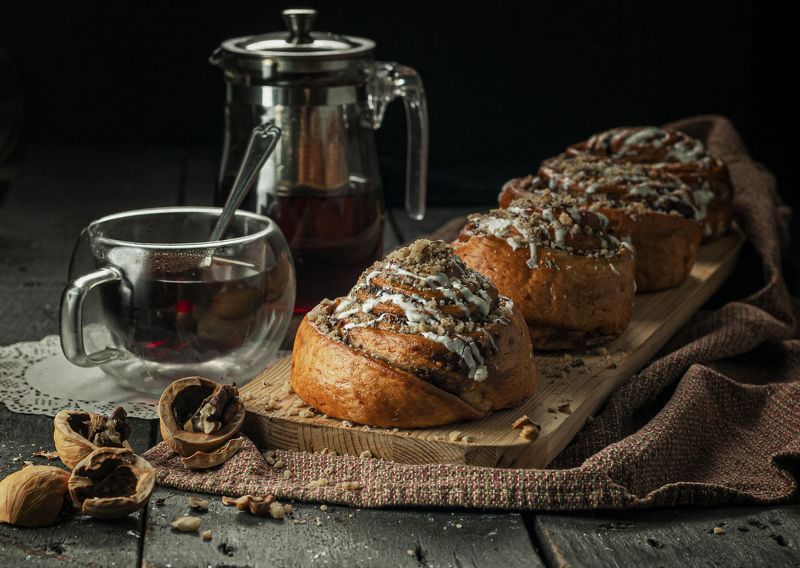 чай булоки с корицей Булочки с корицей и орехамиphoto preview