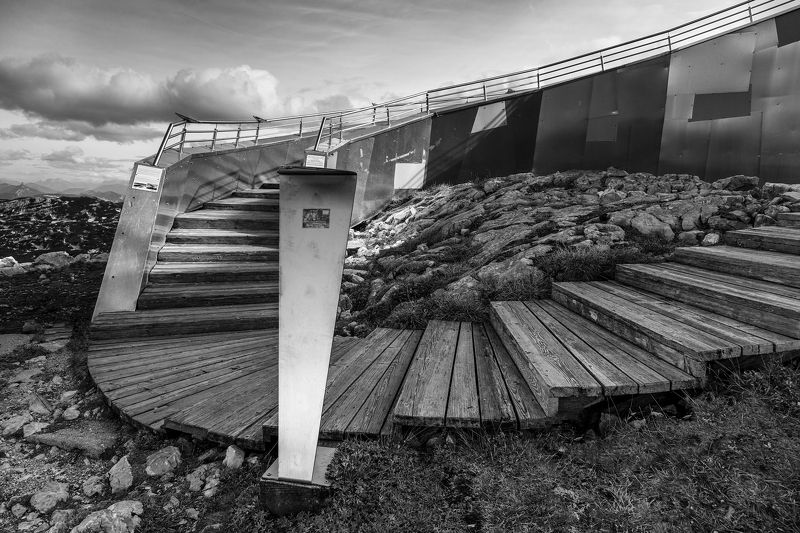 bw, b+w, circle, mountain, alps, In the magic circlephoto preview