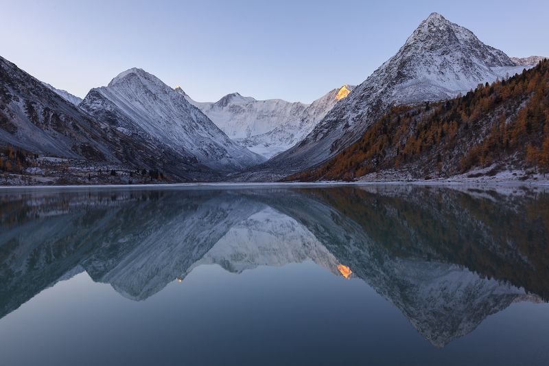 Белуха встречает рассветphoto preview