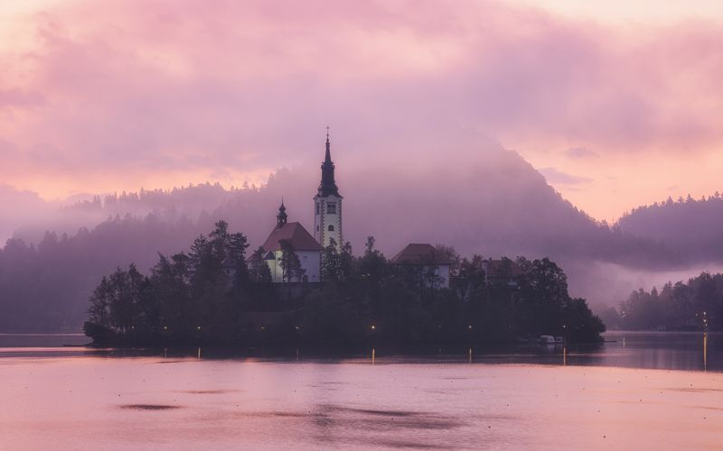 словения, блед, озеро, утро, рассвет Из архива: Озеро Блед на рассвете. Словения, утро сентября 2019 годаphoto preview