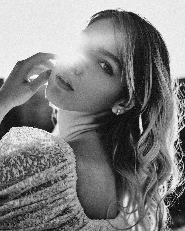 Golden glimpsephoto preview