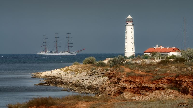 крым, севастополь, херсонес, маяк, парусник, море Про маяк и парусникphoto preview