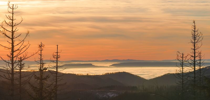 На закате дня облака ложатся спатьphoto preview