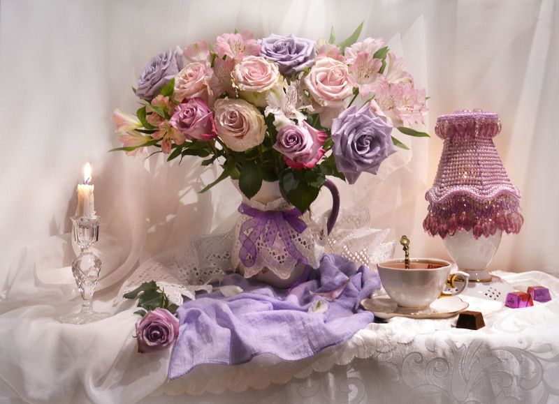 still life, натюрморт,  фото натюрморт, зима, январь, лампа, подсвечник,  день рождения, настроение, свечи, розы, цветы, чашка Годы мчатся ...photo preview