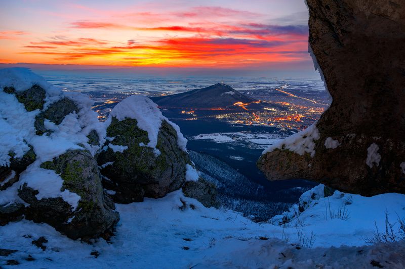 бештау,пейзаж,гора,кмв, рассвет, январь Еще немного,и погаснут фонариphoto preview