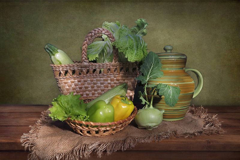 натюрморт,корзина,кувшин,овощи,перец,кабачок Натюрморт с зелеными овощамиphoto preview