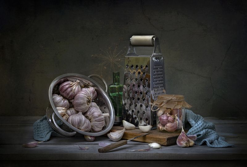 урожай,чеснок,банка,посуда,нож,полотенце. Про чеснок.photo preview