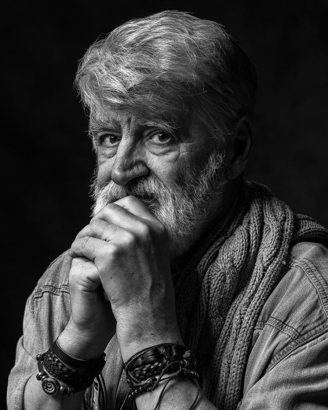 портрет мужской портрет взгляд чб Glancephoto preview