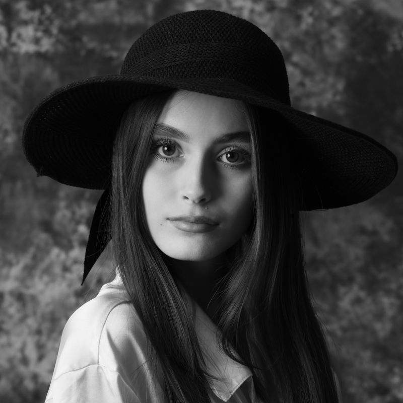 девушка, красота, молодость, шляпа, портрет,монохром,girl,beauty,monochrome, Дарьяphoto preview