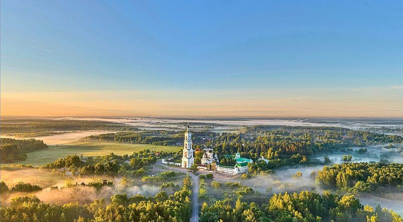 природа аэрофотосъемка дрон квадрокоптер восход туман подмосковье монастырь панорама Над туманным Подмосковьемphoto preview
