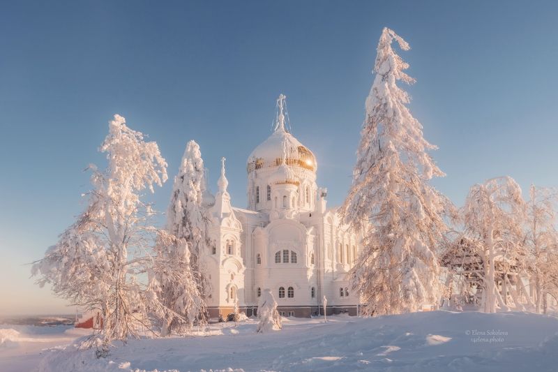 Белогорский монастырь в утреннем светеphoto preview