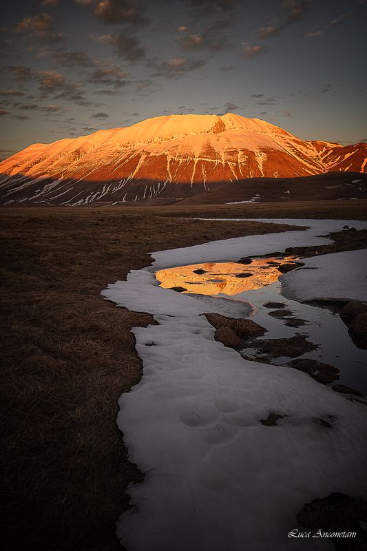 winter umbria castelluccio italy reflex vettore sibillini Winter in Castelluccio фото превью