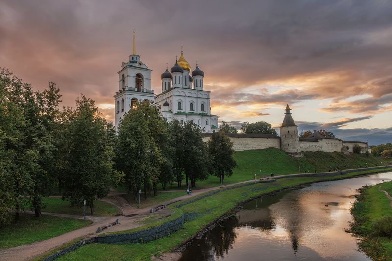 псков, собор, псковский кром,свято-троицкий кафедральный собор Свято-Троицкий кафедральный соборphoto preview