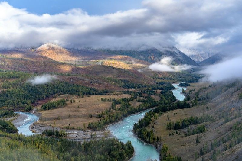 верблюжья шея, тьюмойнак, аргут, алтай, туман Перевал Верблюжья шея (Тьюмойнак). Слияние рек Аргут и Коксу. Алтай. фото превью