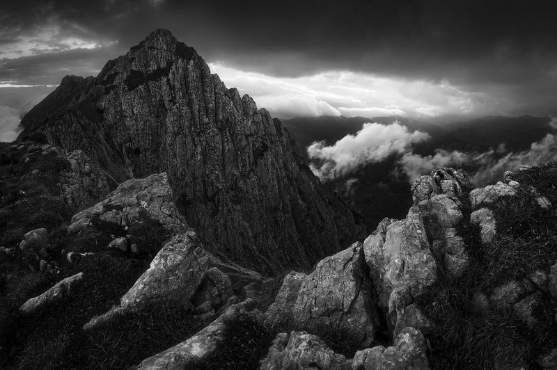 Light of the Eldarphoto preview